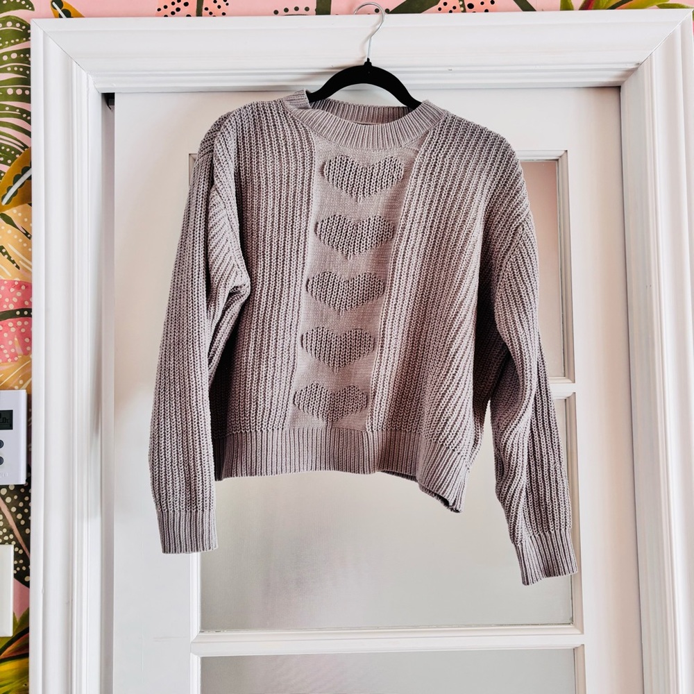 #60 Stylish Heart-Patterned Crew Neck Sweater in Gray